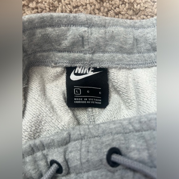 Grey Nike sweatpants - Picture 3 of 3